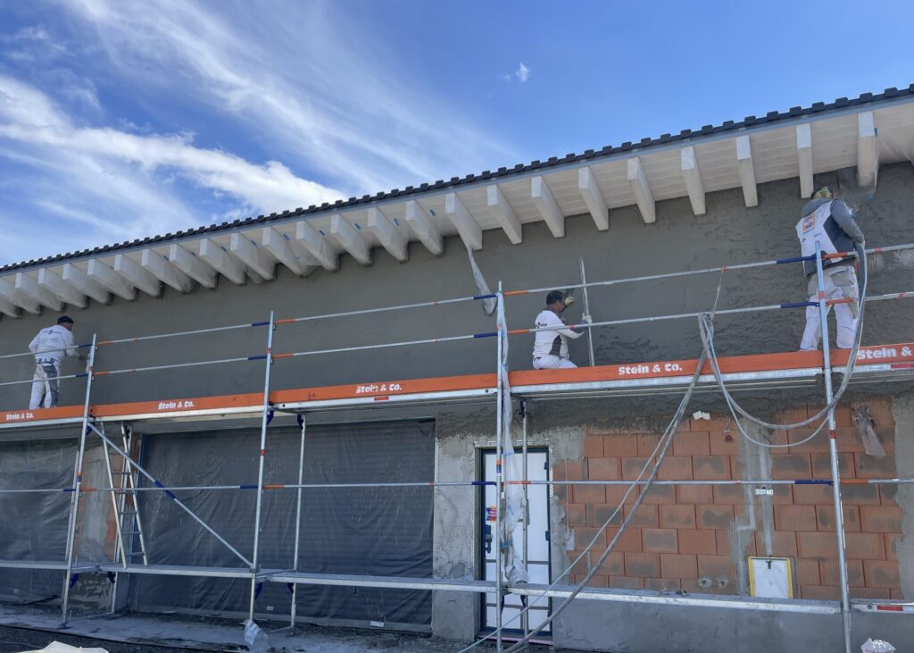 Gerüst und Außenputz